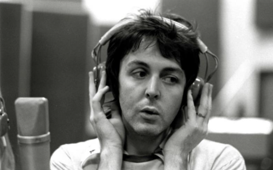 BoredWeb3's tweet photo. Paul McCartney, 1974. 📷 Michael Putland. https://t.co/Ipl11drdtF