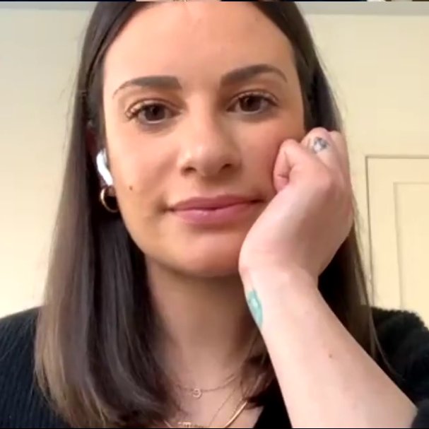 bestleas's tweet photo. "there's so much a person is going though and you don't know so is important to treat people with kindness and that's the thing about the social media, for you i'm pregnant, using a beautiful dress but for me i'm announcing a pregnancy without knowing if is really going to work" https://t.co/ZiNMXBWaC0