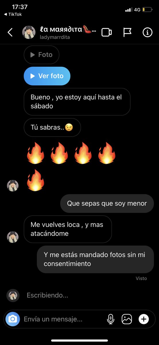 Esas dos fotos eran explicitas. Y no las había pedido. Más tarde en la conversación me llama acosador, pero le manda esas fotos a un chaval de 17 sin consentimiento para vacilar.