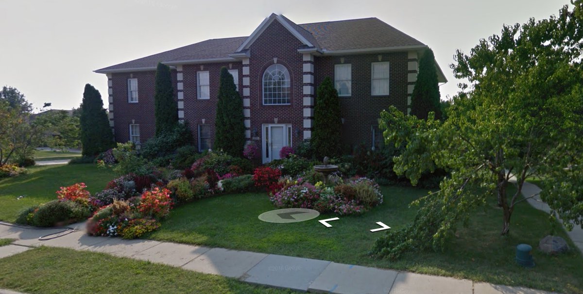 JonathanEagles's tweet photo. @Karnythia Street view makes more sense, but I agree you get all this house and no home. https://t.co/Ym9g7Rv6JD