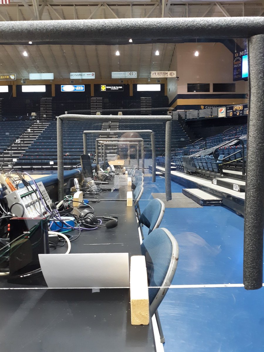 JoeJack74's tweet photo. No sign of @EricChumbler #Slacker #FirstOneHere https://t.co/F5PjoxMGIy