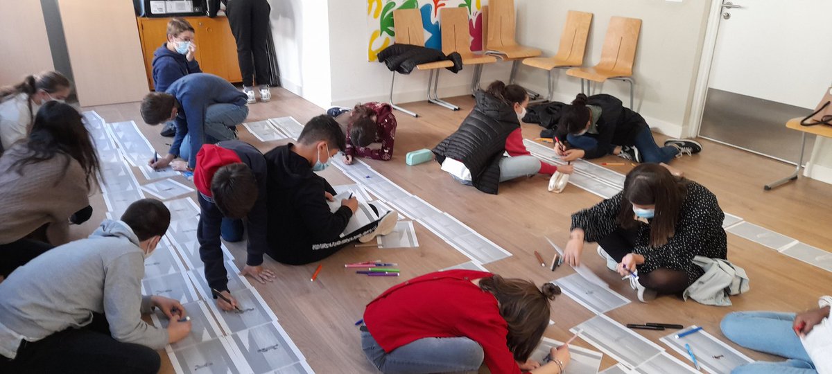 Clg_MatisseNice's tweet photo. S'approprier par le dessin un #film culte : c'est la magie de l'atelier #rotoscopie proposé par Il Était Un Truc. Merci Amélie Masciotta pour cette matinée créative et enthousiasmante. Merci @Cannes_Cinema et @DAAC_nice pour cette proposition d'atelier "Collège au #cinéma". https://t.co/U1HgCjdtqT