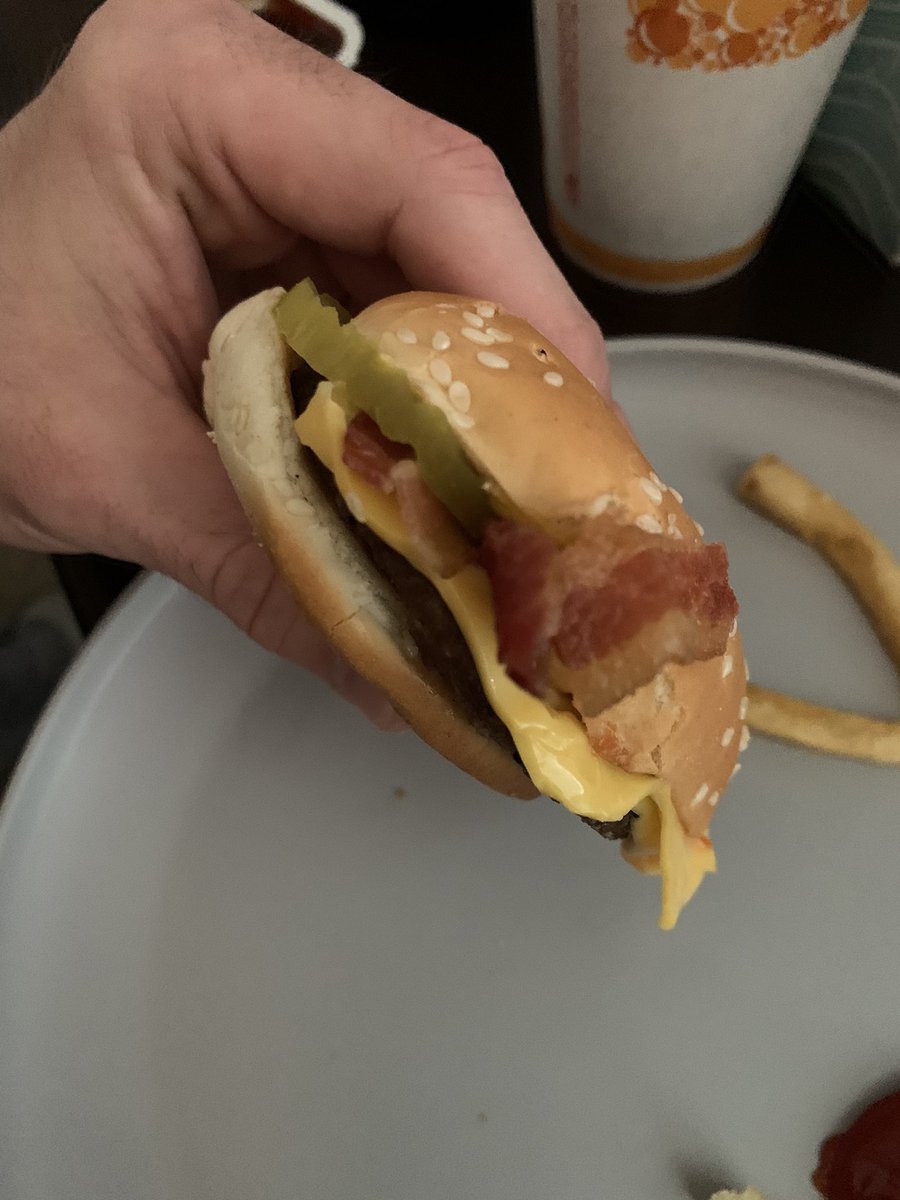 BethanyYeager's tweet photo. @BurgerKing  this is just rude https://t.co/hqNJrA9rEC