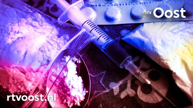 Politie houdt Deventenaar aan voor dealen in harddrugs na meldingen uit wijk. #rtvoost.