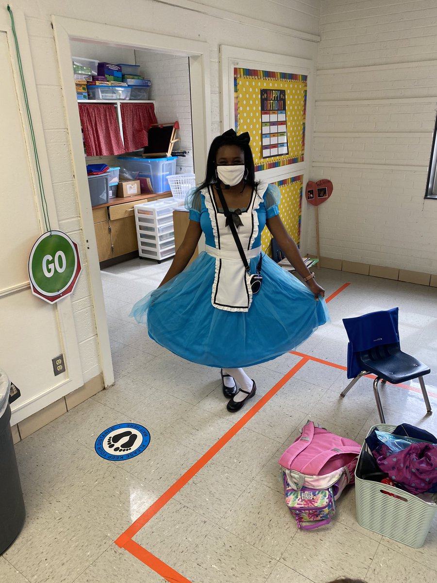 cbollenbacher1's tweet photo. WA Disney Day 2021 was a super fun dress up and read stories kind of day! #marchtomaymillion @western161 #d161learns @PasquaMusic @awatson0723 @AwatsonAmanda @Ms_Gear_ https://t.co/4gBkpyDeJ5