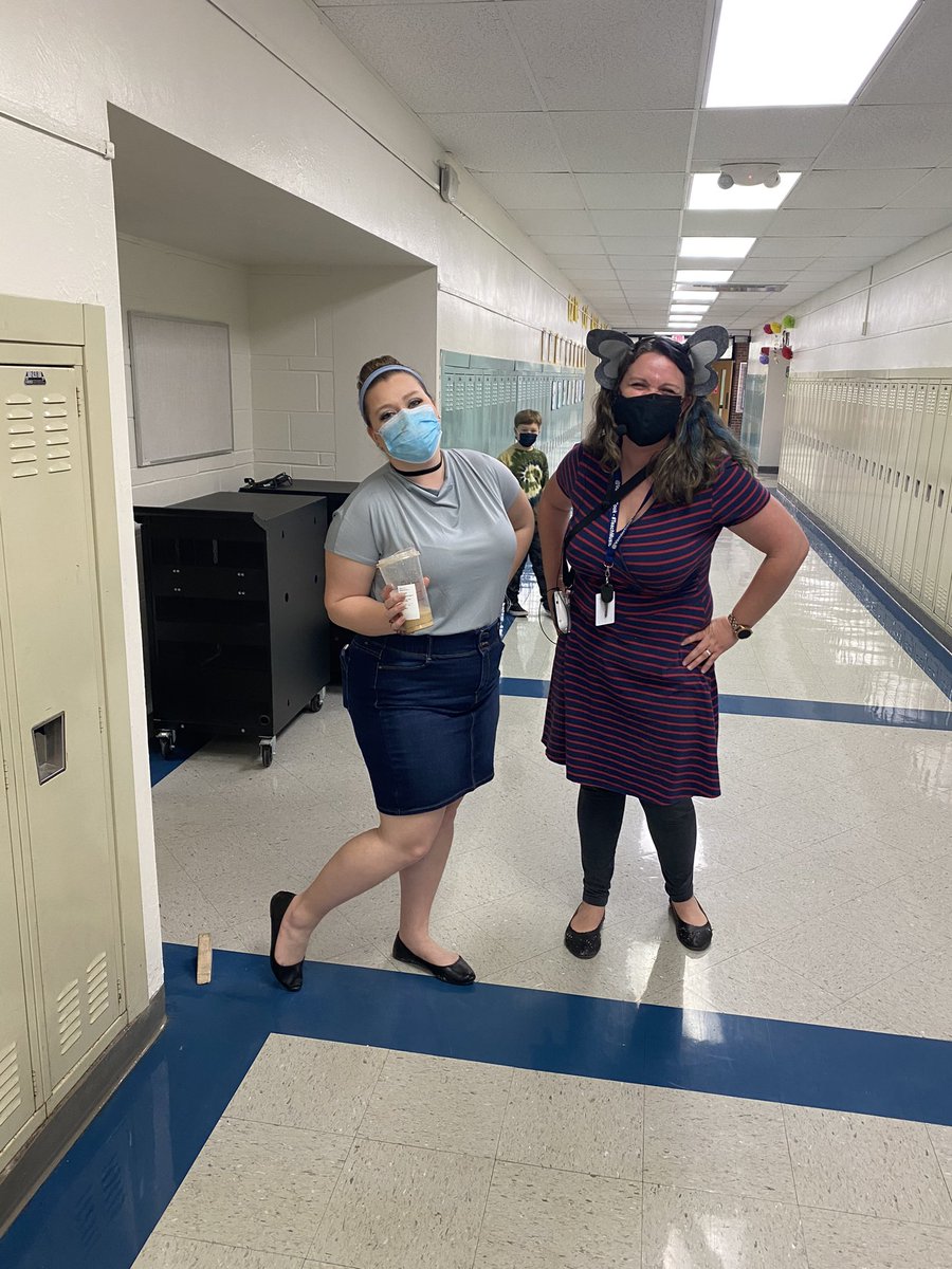 cbollenbacher1's tweet photo. WA Disney Day 2021 was a super fun dress up and read stories kind of day! #marchtomaymillion @western161 #d161learns @PasquaMusic @awatson0723 @AwatsonAmanda @Ms_Gear_ https://t.co/4gBkpyDeJ5