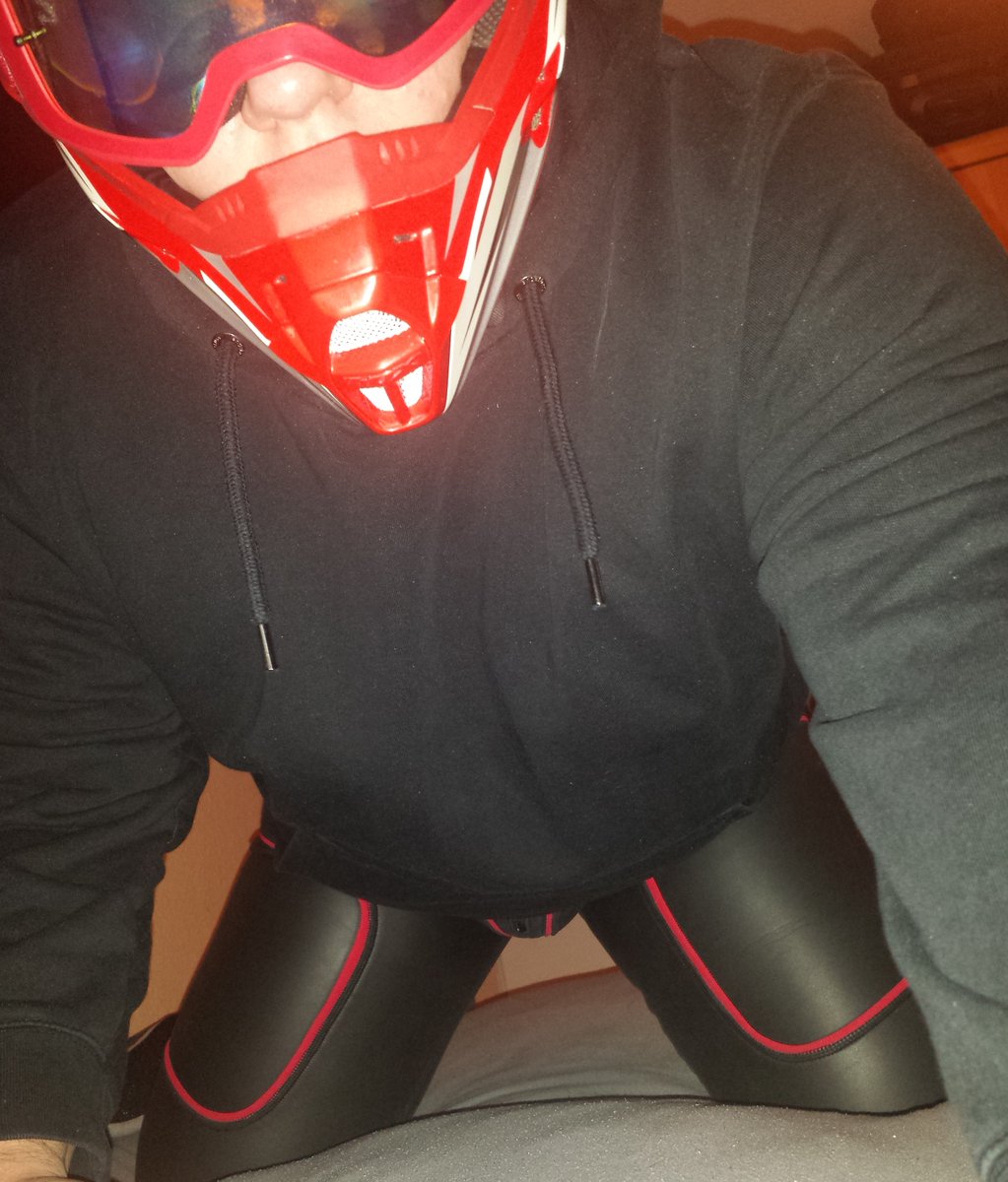 FoxMXWolf's tweet photo. Good morning, wake up, itΒ΄s friday. Today is the last workday of the week #MXWeekend #MXGear https://t.co/xFvi2FL4Wz