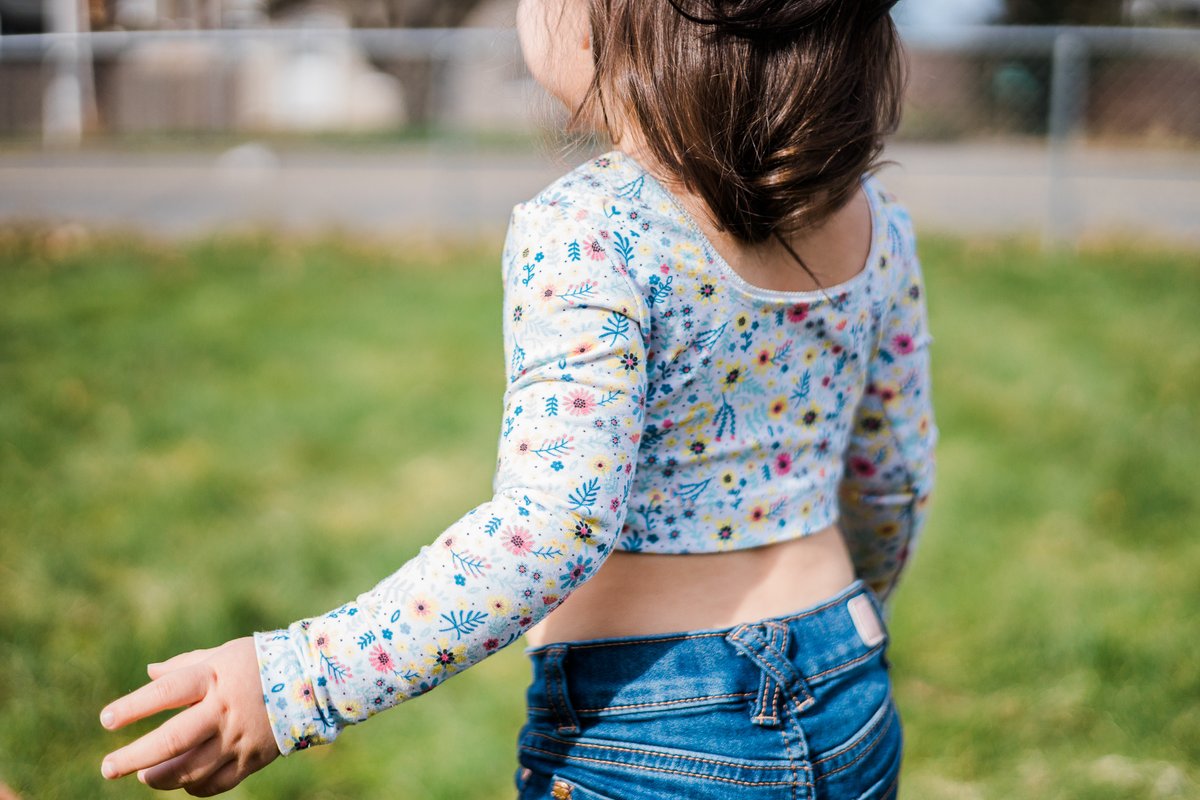 katilimade's tweet photo. If ever you want to imagine what your baby girl might look like as a teenager, just put her in a crop top while she's a little bit grumpy, and bam! A glimpse into the future!

Just look at that face haha! I'm going to have my hands full with Zoe, https://t.co/mlOUVoHzuc https://t.co/01pp6LjwMY