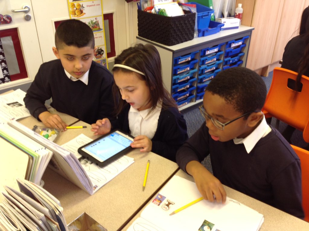 PindersPrimary's tweet photo. Today, Year 2 explored the author of our new Read &amp; Respond book, Ronald Dahl. We found out some interesting information about him and his writing. #PPYear2 #PPReading @RoaldDahl https://t.co/hSdQtGMdqS