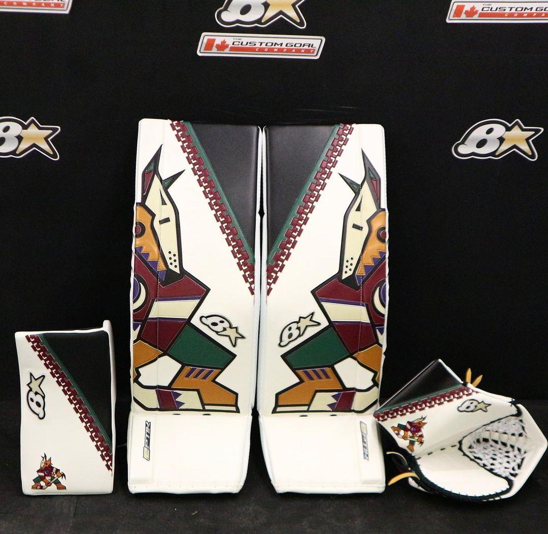 NHL's tweet photo. Antti Raanta's new Kachina gear couldn't get any better.  

(📷 @goaliesonly) https://t.co/M1YiQt9reF
