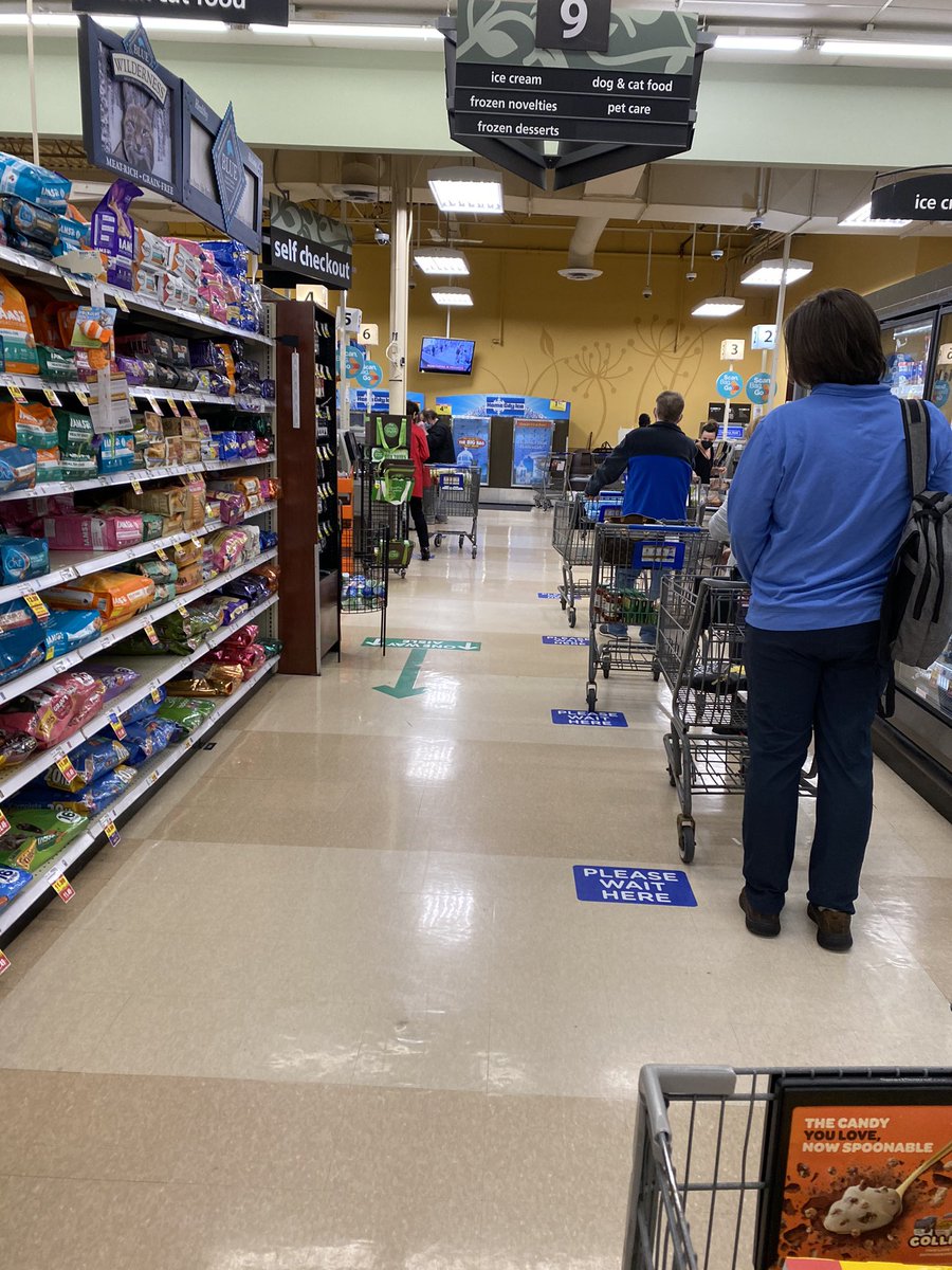 KrogerWorst's tweet photo. No such thing as a quick trip to @kroger. There could be, but here, the customer comes last.  You know those closed self checkouts are operated by the customer, right??? https://t.co/Wp7S92wX2y