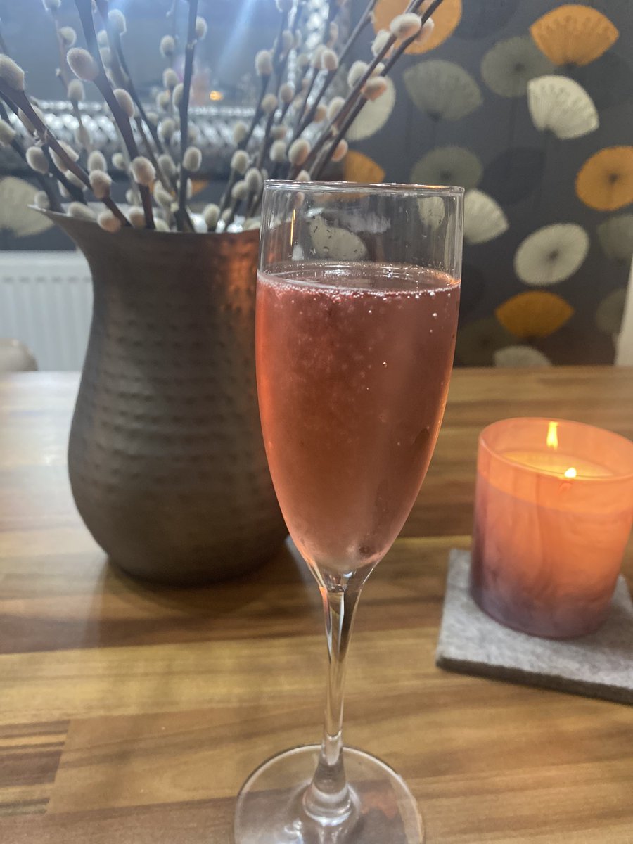 SusanMcGhee123's tweet photo. A #ChambordBellini minus fresh raspberries...no excuse other than it’s Thursday night, there’s no raspberries in this house and @FlexibleCScot was recognised as one of Scotland’s Top Ten Flexible Employers today. #happyThursday #happyCEO #Lovemyjob https://t.co/f6oRRHRzaR