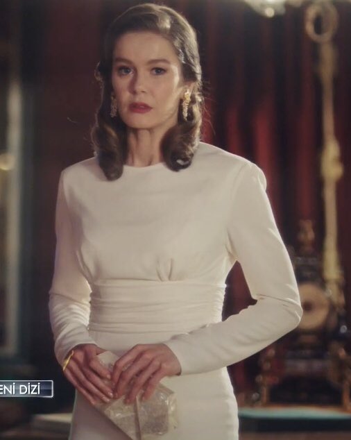 KafeinliP's tweet photo. Sizi pamuklara sarmalar sararım🤍🌸
Fena güzelsiniz🔥
#BurcuBiricik #CamdakiKız #feyyazserifoğlu  #KanalD https://t.co/NGirTgDERU