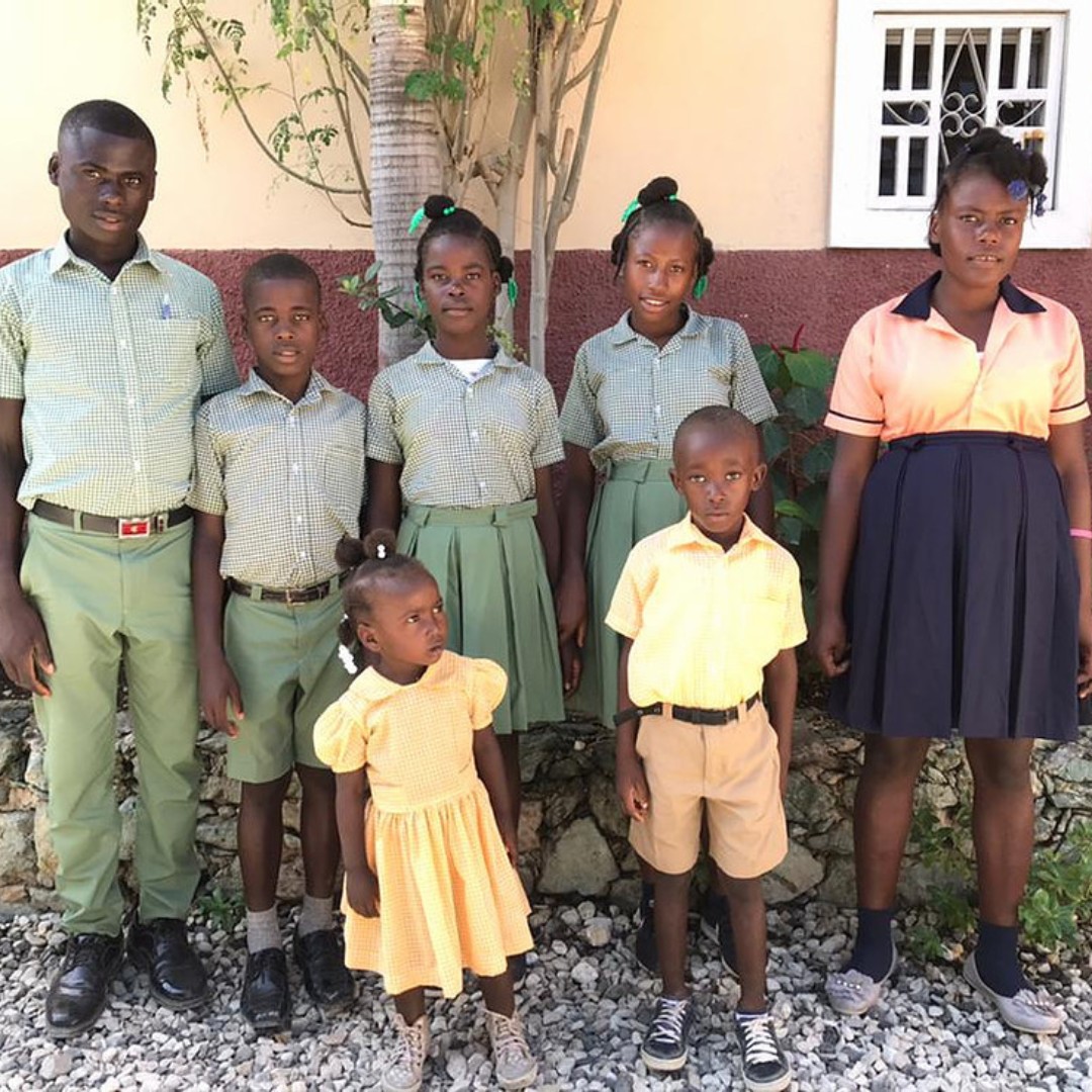 blessbackworld's tweet photo. We want to thank those who donated to help this sweet, struggling mother and family. We are happy to report that seven of the children are now attending the @missionofhopeinternational school. Marie Rose is also bringing the triplets for regular check-ups at the clinic. https://t.co/Qk8Gx2Uyzt