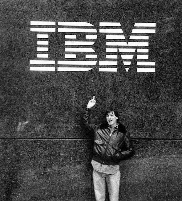 JonErlichman's tweet photo. Steve Jobs outside of IBM in 1983: https://t.co/hYs5pwXmOr