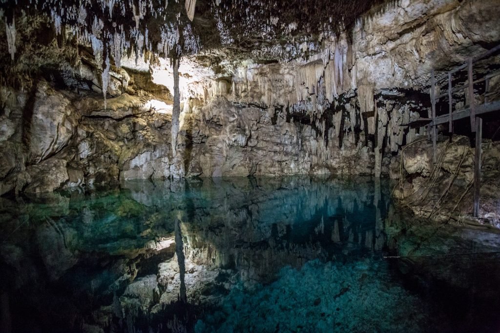 Revista_Yucatan's tweet photo. Asómate al #InframundoMaya, Cabañas Quetzal, una maravilla natural ✨❤️

Vive la esencia de estar en una comunicad maya combinada con un toque de glamour exótico dentro del complejo #CabañasQuetzal y sus dos cenotes: San Isidro y Calixcutz.

👉 https://t.co/bKrkUAVXM9 https://t.co/WQWggTllm5