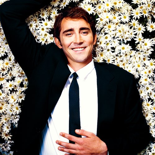Happy birthday to Lee Pace!

The star of   and more turns 42 today. 