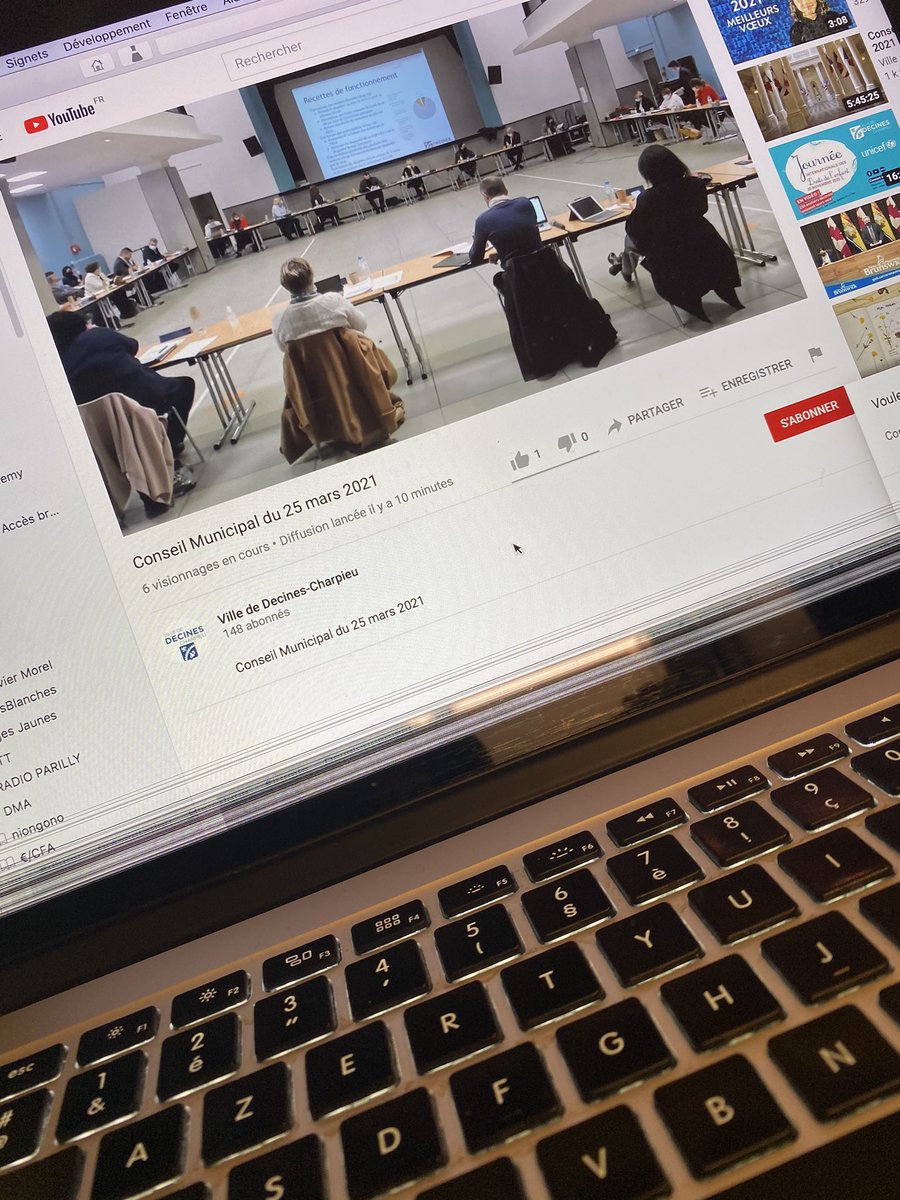 Conseil municipal derrière mon écran ! Cas contact je regarde mes collègues depuis chez moi !