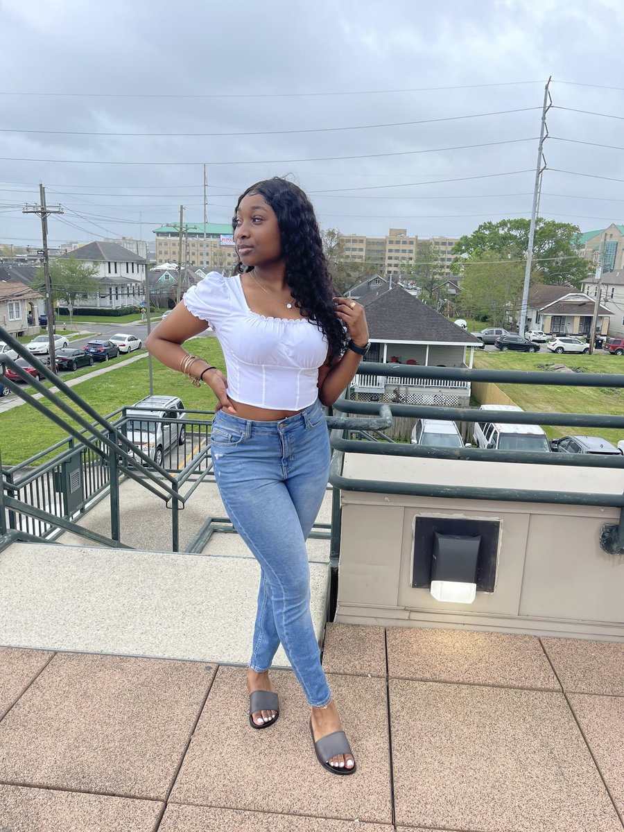 liyah_lauren's tweet photo. you can copy me, but the paste won’t be the same😝. #springfest21 https://t.co/bmxxWh6Ry9