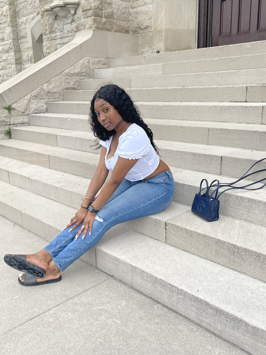 liyah_lauren's tweet photo. you can copy me, but the paste won’t be the same😝. #springfest21 https://t.co/bmxxWh6Ry9
