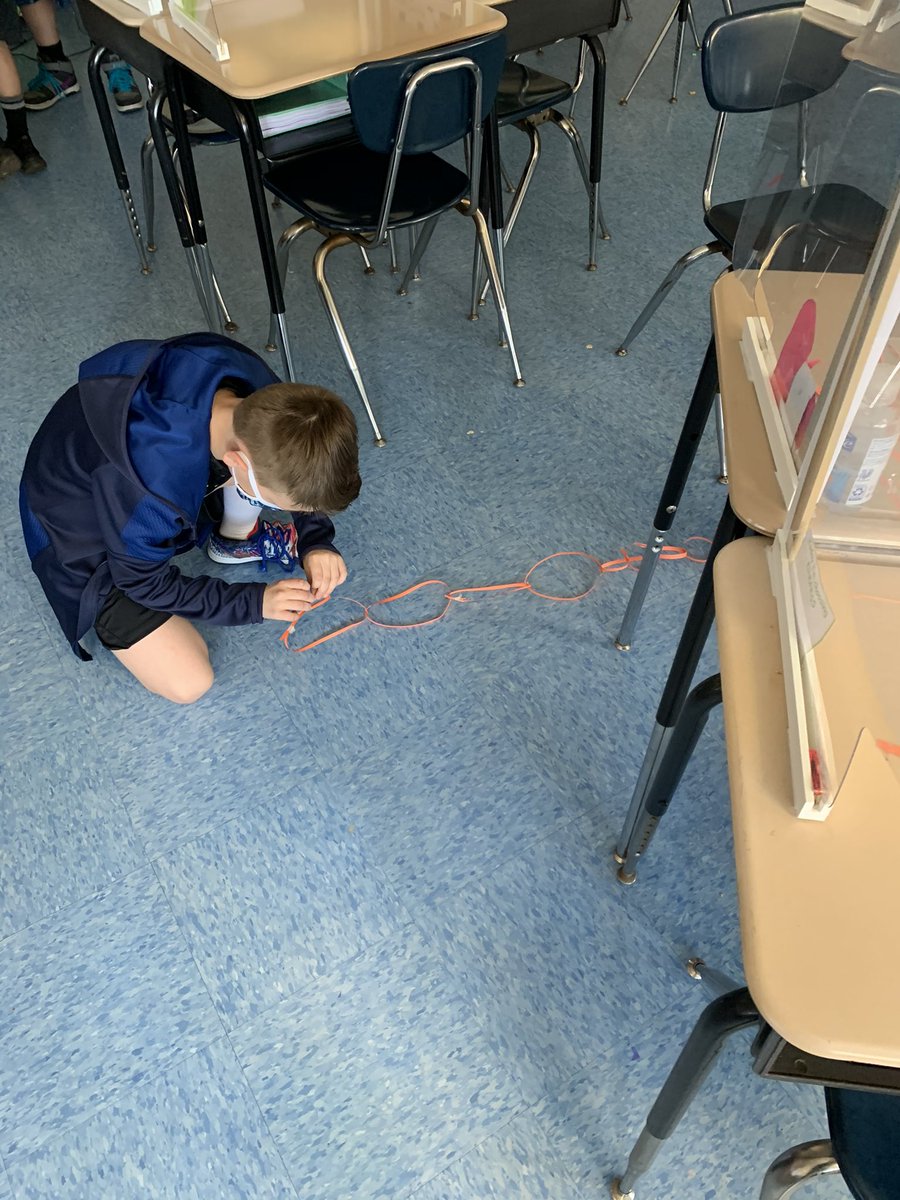 Today’s challenge: Who can create the longest paper chain? <a href="/AAE_RiceGemma/">Ms. Rice & Ms. Gemma</a>