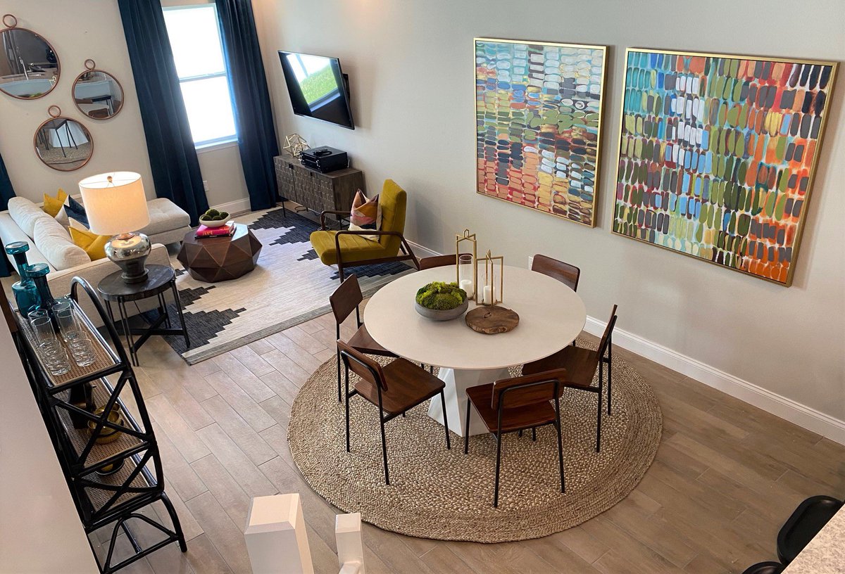 ubsdesigns's tweet image. Modern Bohemian with pops of Jewel tones throughout.  

#greatroomdecor #greatroomdesign #modernbohemian #jeweltonesdecor #modelhome #interiordesign