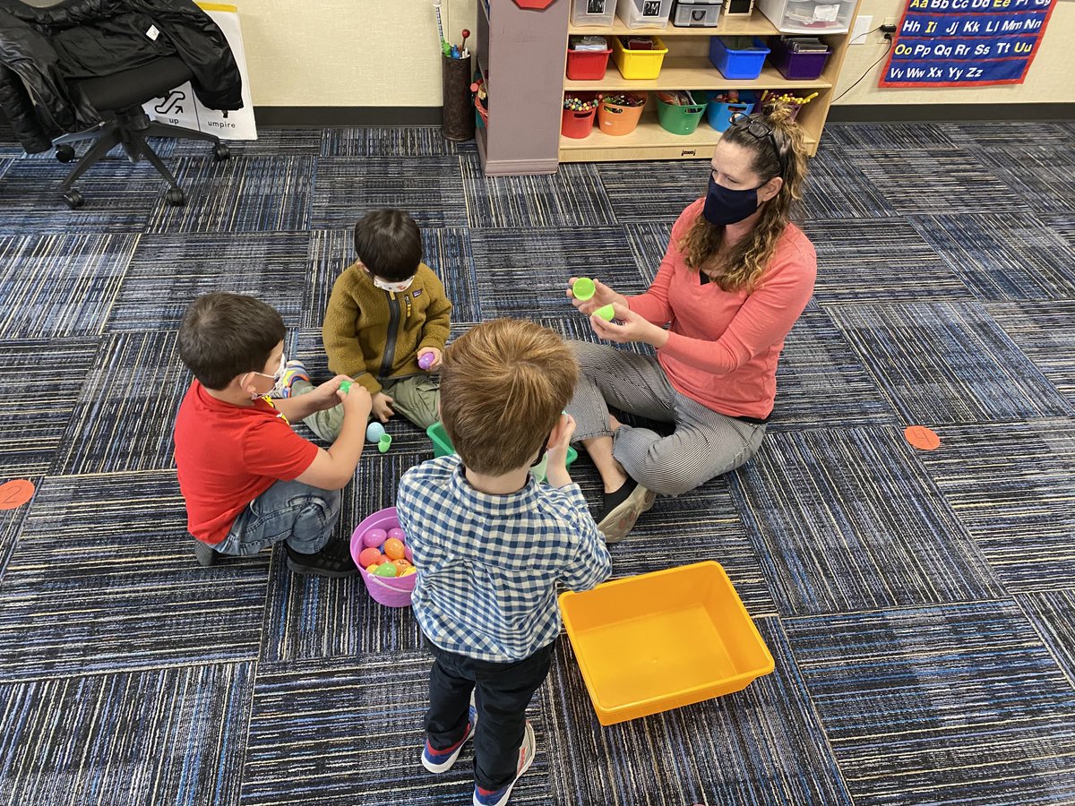 TeamAltaVista's tweet photo. Who needs tables to learn in TK? Not #TeamAltaVista. Mrs. O’Brien is a pro at teaching in the way that works best for her Alta Vista Cougars. #usdlearns #TKRocks ⁦@SJellin⁩ https://t.co/I31Zy5sh9j