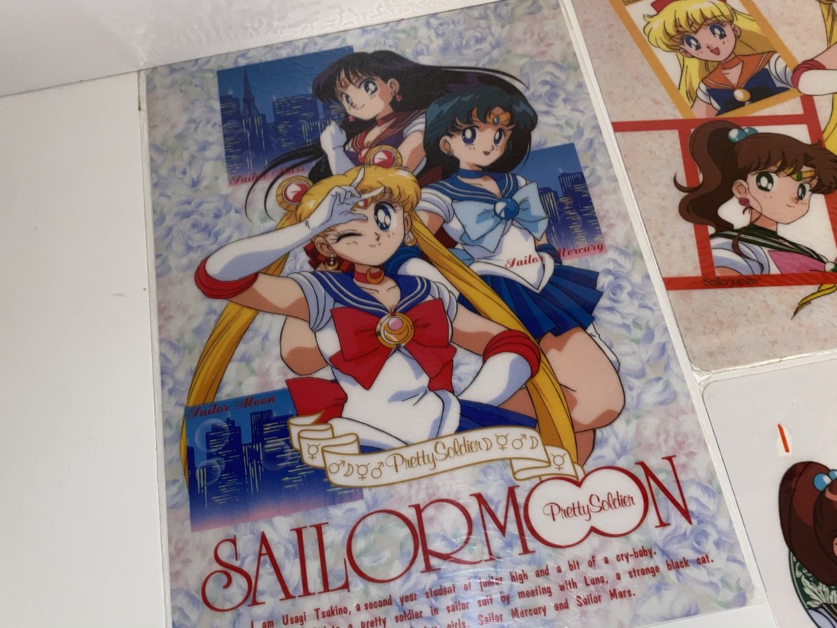 PegasusSSK's tweet photo. J'ai pas mal hésité à me prendre les premiers shita #SeikaNote Sailor Moon, tant le style n'a rien à voir avec le chara-design de #TadanoKazuko. On retrouve aussi ce trait grossier sur les premières cartes #Banpresto. https://t.co/cTijg855d2