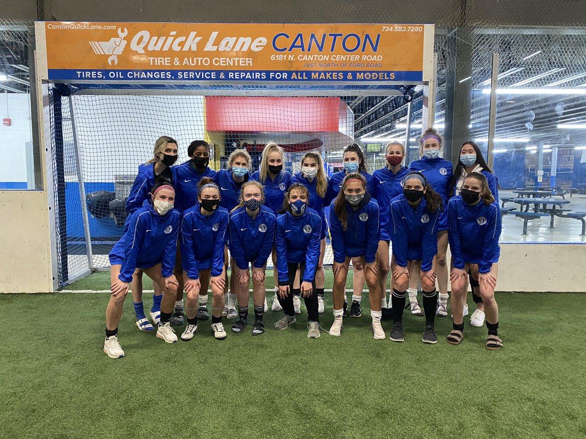 salemGsoccer's tweet photo. This years Salem Girls Soccer Team💙⚽️ #svsforever #salemgirlssoccer https://t.co/b2a0c6glXW