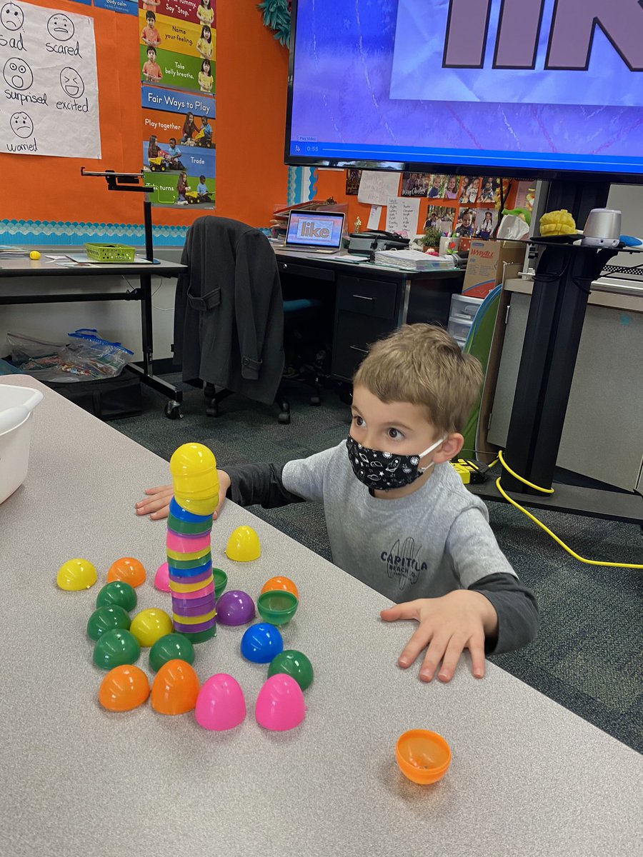 MrsMartinezDC's tweet photo. Having some fun with eggs in TK this week! @rcsdDC #rcsdchampions #DCkidsdeserveit https://t.co/sCjEYHBBTd