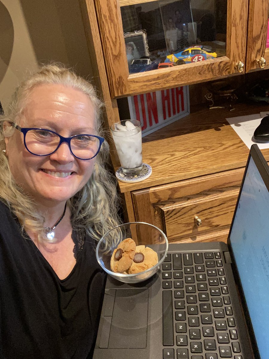 JodieSchnurr's tweet photo. @HaltonIEC Me, my laptop AND my 🍪 🍪 🍪 are ready to facilitate for #WACC2021 tonight! #Table33 is where it’s at! #mentorship https://t.co/ruxrmAKq1m