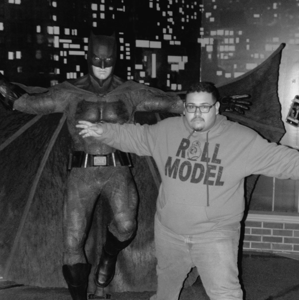 MarvelLatin's tweet photo. Bueno, en honor a todas esas buenas personas que han luchado por el #SnyderCut, adjunto unas viejas fotos mías del 2018 y digo #RestoreTheSnyderVerse https://t.co/4nOdkOTkhH