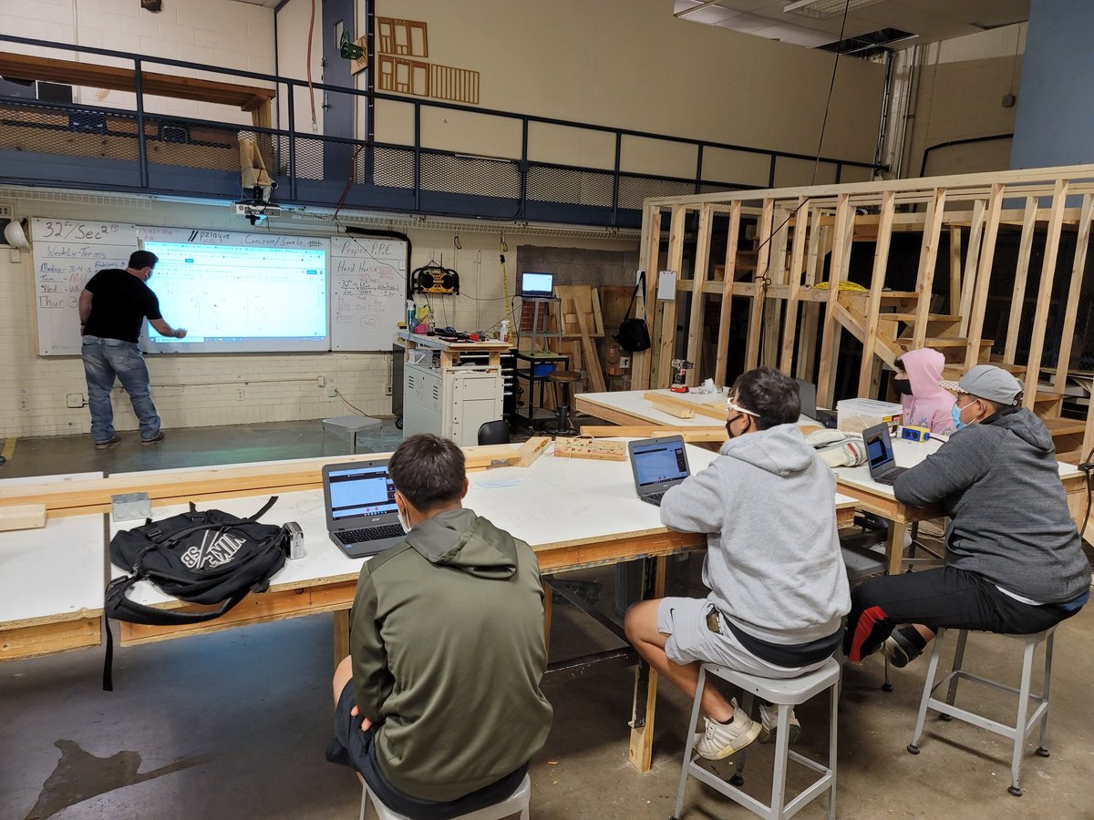 It was great to hear the real world connections while visiting @MiketheChap35 <a href="/ODWyattFWISD/">Oscar Dean Wyatt</a> class today. Scholars explained how they used geometry to  build the staircase. <a href="/penaraul/">Raúl Peña</a> <a href="/MarceySorensen/">Marcey Sorensen</a> #ccmr <a href="/karenmolinar/">karenmolinar</a> <a href="/KentPScribner/">Kent P. Scribner</a>