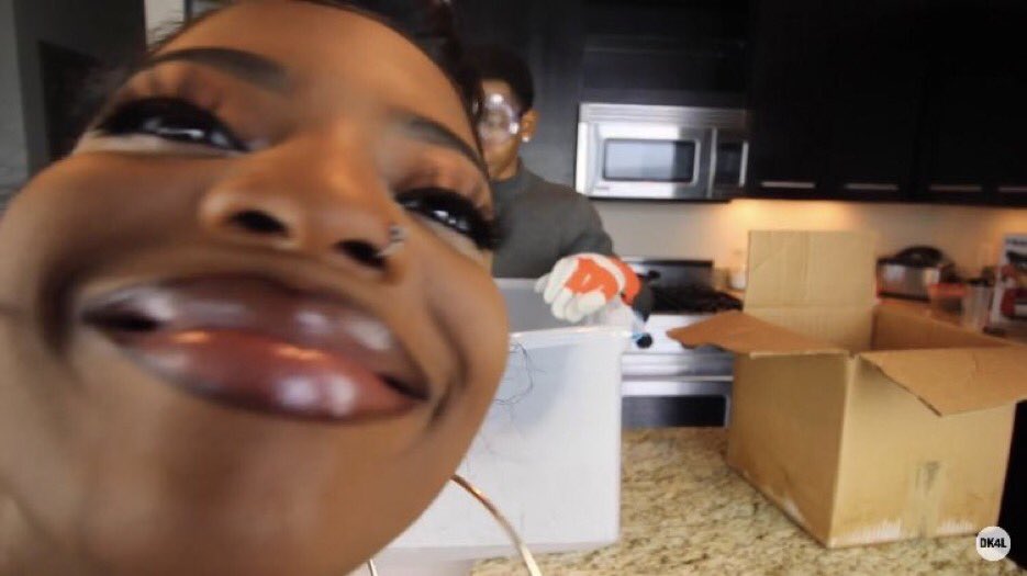 _DRainee's tweet image. Me: mah go road wah come? 

My girl: