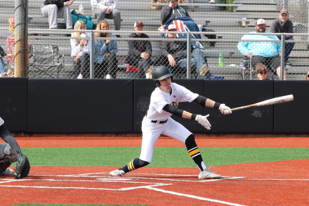 Railer Baseball wins 7-4 vs Augusta in the opening round of the Valley Center Baseball Invitational! They will play the winner of Life Prep and W. Southeast tomorrow. #RailerPride