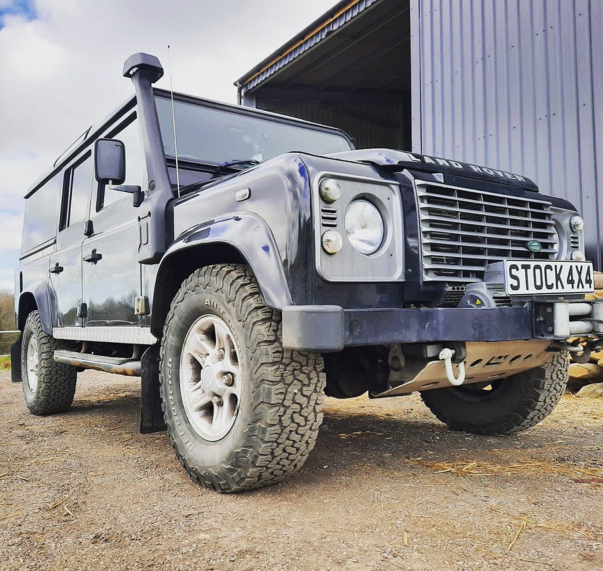 Stock4x4's tweet photo. A bit of maintenance for this #defender110 

✅ LOF Clutches - Land Rover Clutches ROADspec clutch kit 
✅  #dinitrol rustproofing treatment top up
✅ New front mud flaps
✅ Full service 
✅ MOT

#defender110 #defendertdci #landroverdefender https://t.co/9rHMNpOrhY
