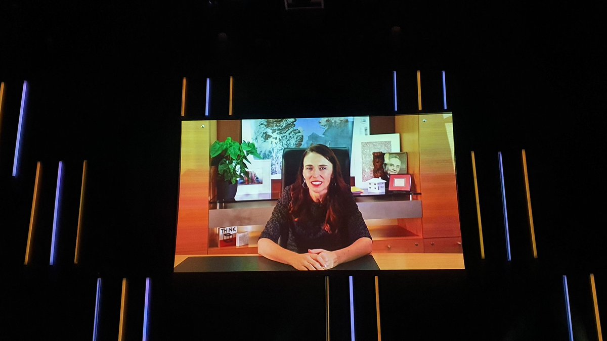 Mr_Madness's tweet photo. After a powerful kahakia by Renata Blair of @BNZ 
An awesome book launch by @joepfdavis n @dwdowns, and
Excellent MC-ing by @medickinson, 
Being enthralled n engaged by the awesome @CraigHudsonNZ of @Xero on Empathetic Leadership speaking from the ❤ #SilverLiningsNZ #Leadership https://t.co/CcvUkRaHYH