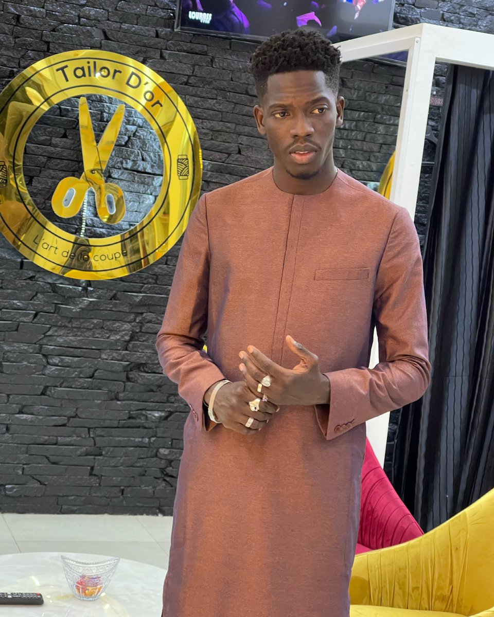 tailordor's tweet photo. Un gros sourire de @DuduFdv qui était de passage dans votre showroom Tailor D’or. 
Dalal Ak Jamm😀. https://t.co/r6DyUFHxhW