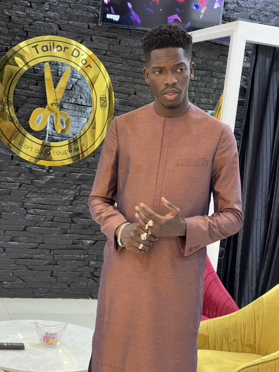 tailordor's tweet photo. Un gros sourire de @DuduFdv qui était de passage dans votre showroom Tailor D’or. 
Dalal Ak Jamm😀. https://t.co/r6DyUFHxhW