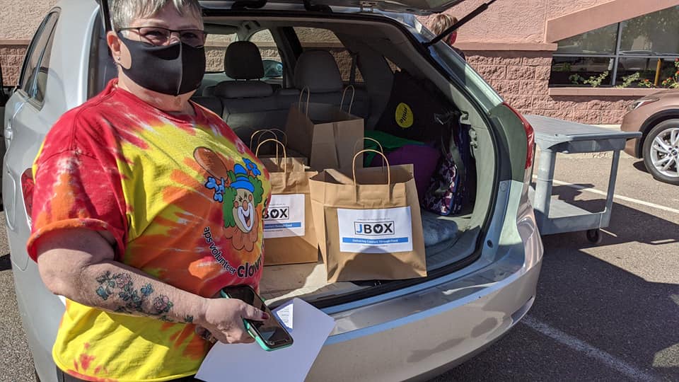 EastValleyJCC's tweet photo. THANK YOU @azcentral readers! #SFS2020 Your generosity means more East Valley seniors and families in need will receive more meals through our JBox program! #ThankYouThursday https://t.co/XzY1bjOKYF