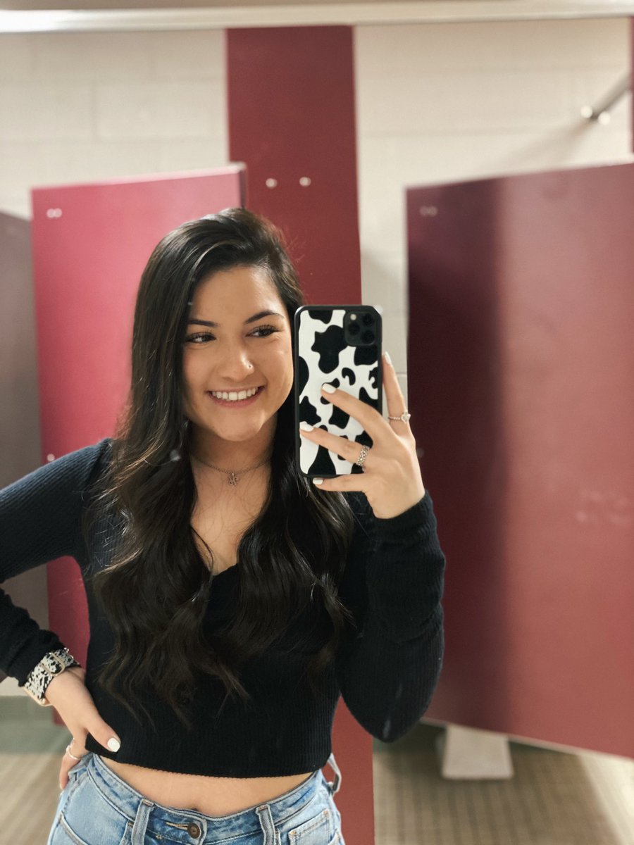 karla ✰ (@karlagabss) on Twitter photo 