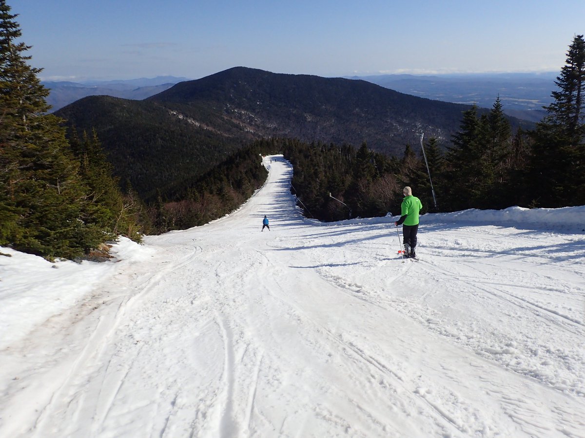 Smugglers_Notch's tweet photo. Today was another beautiful spring day!⁠
⁠
Tomorrow morning may start with some inclement weather so here are some lift updates as of now for 3/26/21:

✔️Mogul Mouse Lift will operate from 11 am to 4 pm
✔️Sterling Lift will operate from noon to 4 pm

https://t.co/0vTnfemqbu https://t.co/B5QqWocqyC