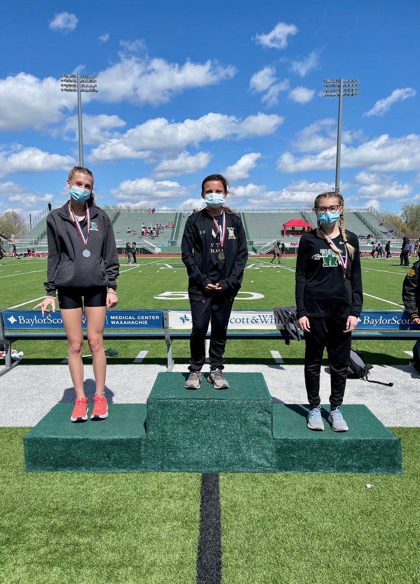 Waxgirlstrack's tweet photo. Tessa Dominy finished 2nd and Whitley Blankenship finished 3rd in the 3200m run at the JV district track meet! https://t.co/JrETiShreT