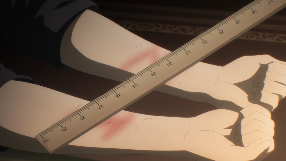 Школьники на линейке. Рука с битой. Учитель наказывает. Рука с линейкой. Рука с битой.