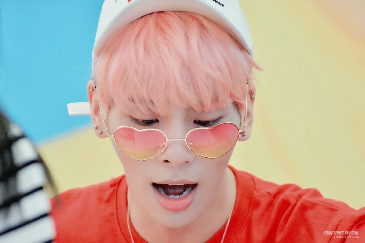 UpdateKBoys's tweet photo. 🏆#Top20CabelosUKB 

🥇1. Pink Hair do Jonghyun (SHINee) • 5742 votos https://t.co/ON5Rq56Q4p