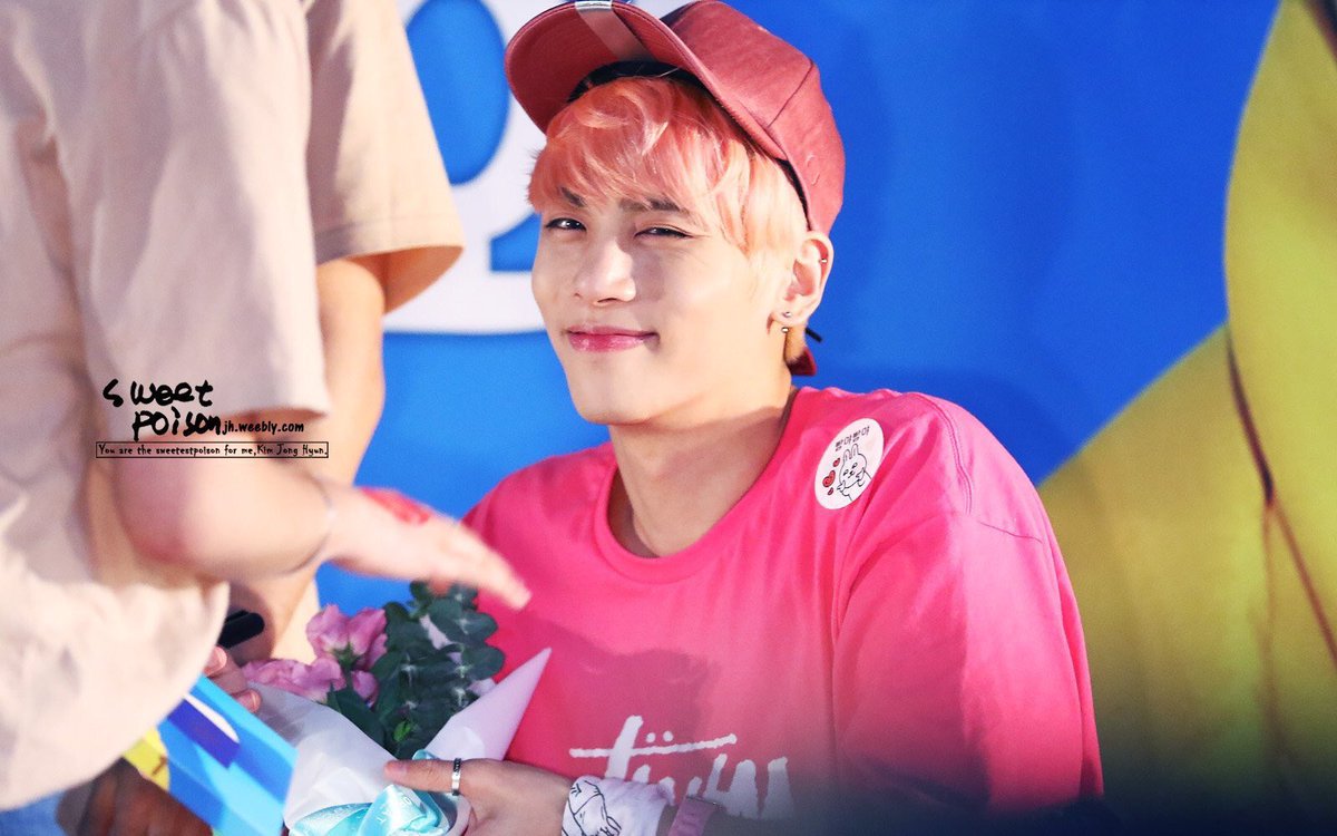 UpdateKBoys's tweet photo. 🏆#Top20CabelosUKB 

🥇1. Pink Hair do Jonghyun (SHINee) • 5742 votos https://t.co/ON5Rq56Q4p