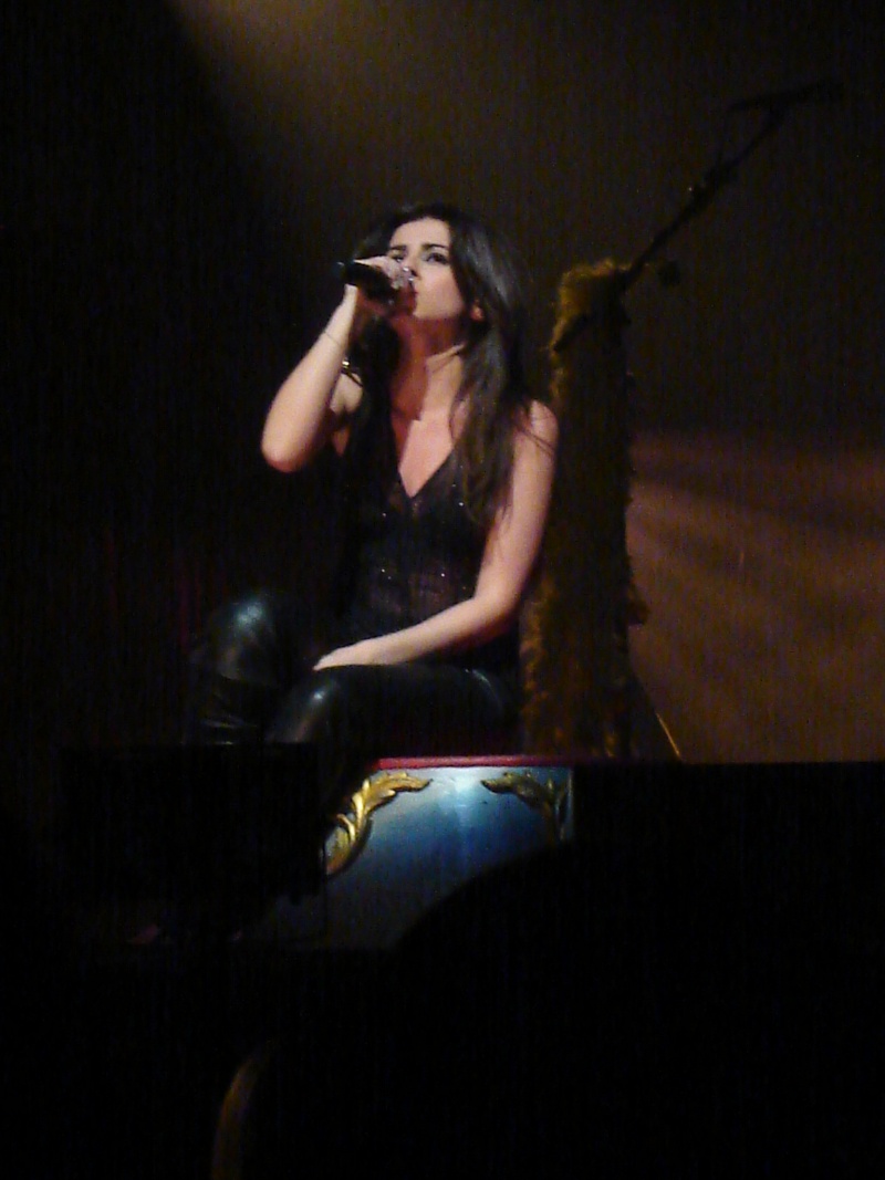 JulieZbyDE's tweet photo. il y a 13 ans, le 25 mars 2008, notre belle @juliezenattioff foulait la scène de @OLYMPIAHALL avec son #PandoraTour ! Un concert symbolique pour beaucoup ! Quelques souvenirs de ce moment ... Découvrez en plus à ce lien ! -> https://t.co/9al9i6xvJc
#JulieZenatti #concert https://t.co/W082bWD1fJ