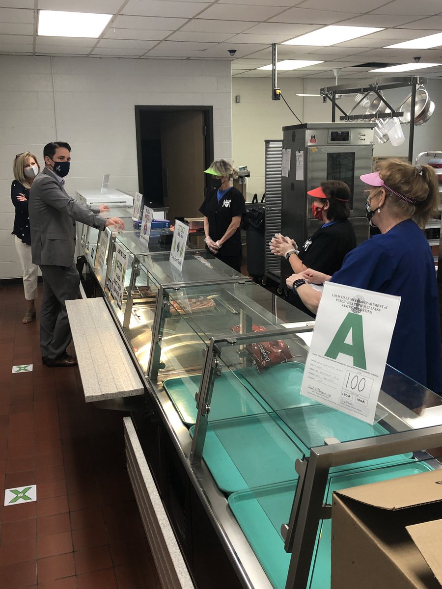 JCPSSuper's tweet image. Great visits to @NortonCougars and @ZacharyTaylorEl today. Dropped in on Miss Allen’s virtual class, learned a “boom” fist bump, thanked the nutrition staff for their hard work and checked out Scout’s  playing of a Daft Punk song. #GoodDay #JCPSReturn