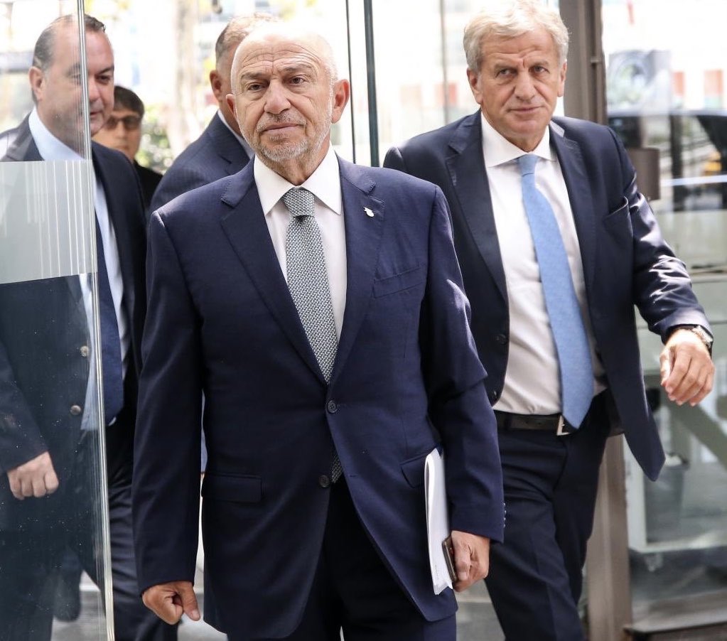 kar_aday's tweet photo. Suratlara bak amk.. Suratlarında meymenet yok.. Suratını s..... https://t.co/8afZP1gW0a