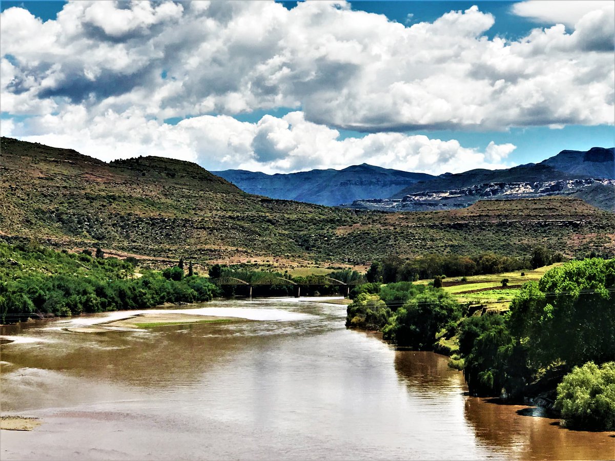 SeakaBridge's tweet photo. Senqu River at Seaka #seakabridge #seaka #senqu #lesotho #rivers #quthing #lesothorivers https://t.co/5E1S0UfAo8